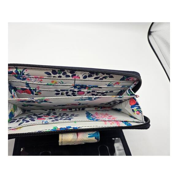 Vera Bradley‎ RFID Turnlock Wallet Womens Floral Blue Pink White - Picture 8 of 8